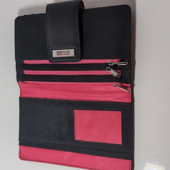 Kenneth Cole Black Wallet - Picture 3 of 10